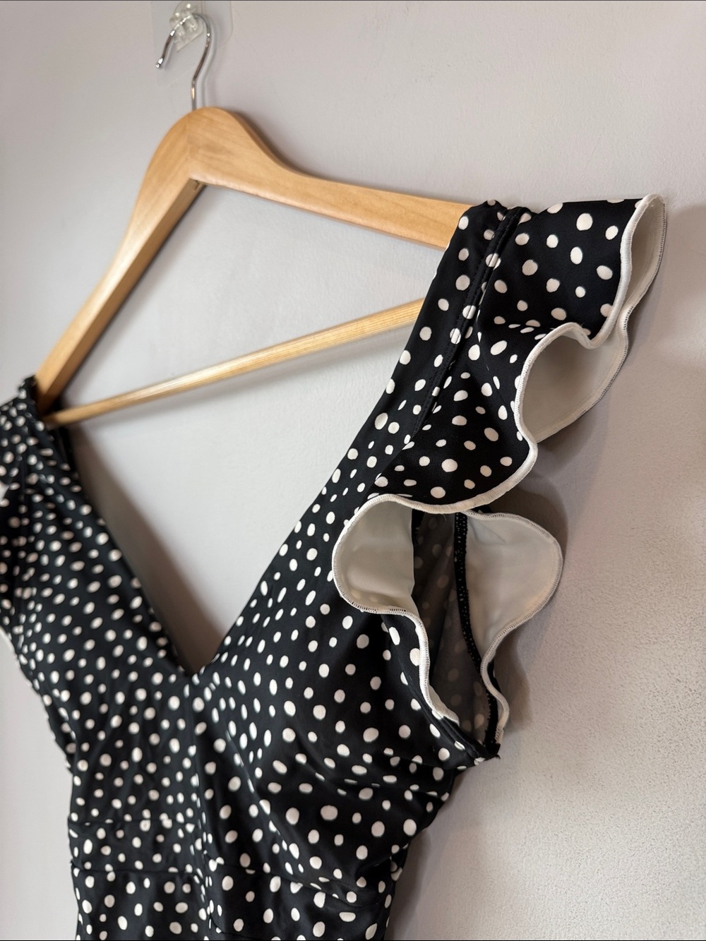 Summersalt The Ruffle Backflip One Piece Swimsuit On The Dot - Picture 5 of 7